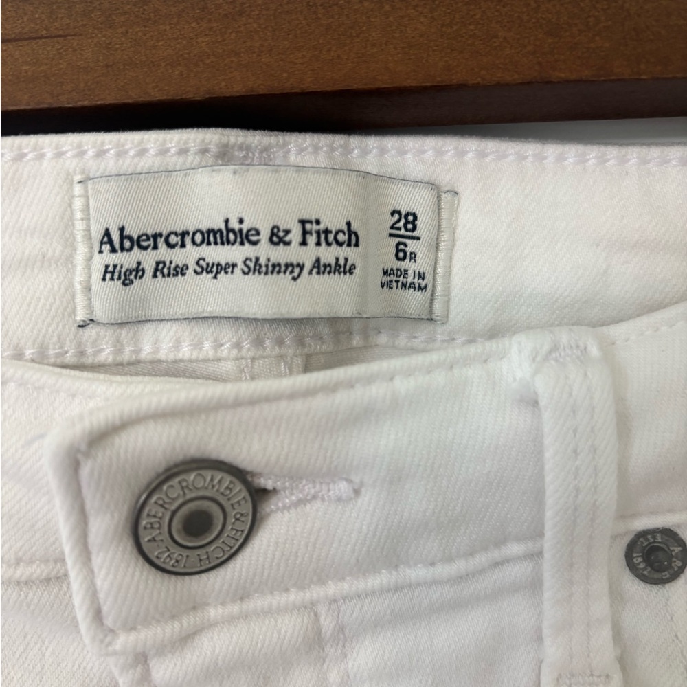 Abercrombie & Fitch White High Rise Super Skinny Ankle Distressed Jeans - Picture 4 of 8